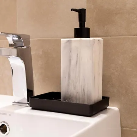 Tram For 4 Guests Apartament *